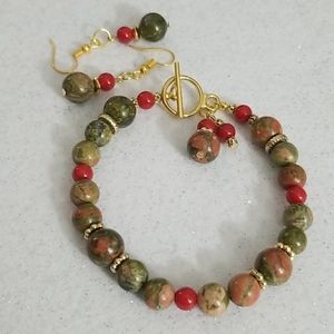 NEW! Unakite and red glass beaded bracelet